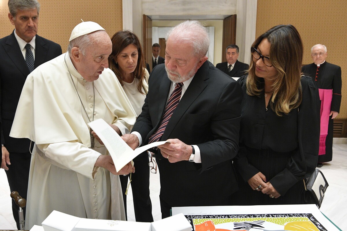 Il Presidente brasiliano Luiz Inacio Lula da Silva arriva in Vaticano per incontrare Papa Francesco Il Presidente brasiliano Luiz Inacio Lula da Silva arriva in Vaticano per incontrare Papa Francesco