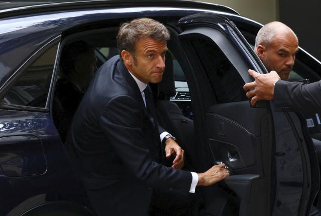 Scontri in Francia Macron Scontri in Francia Macron