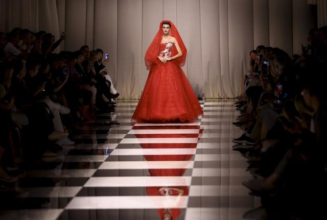 Giorgio Armani, maxi compensi per il nuovo cda. Dai consiglieri ai vertici: ecco tutte le cifre stellari