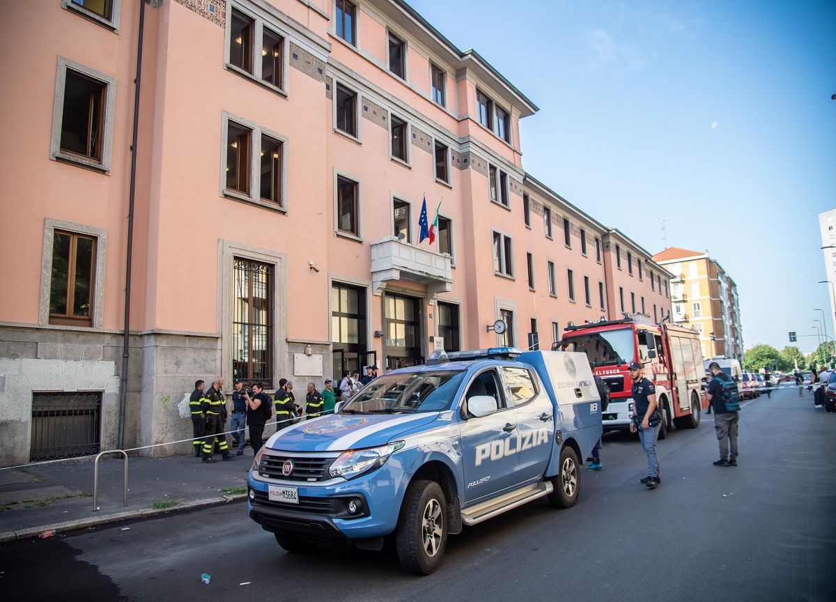 Milano, incendio in casa di riposo: sei morti