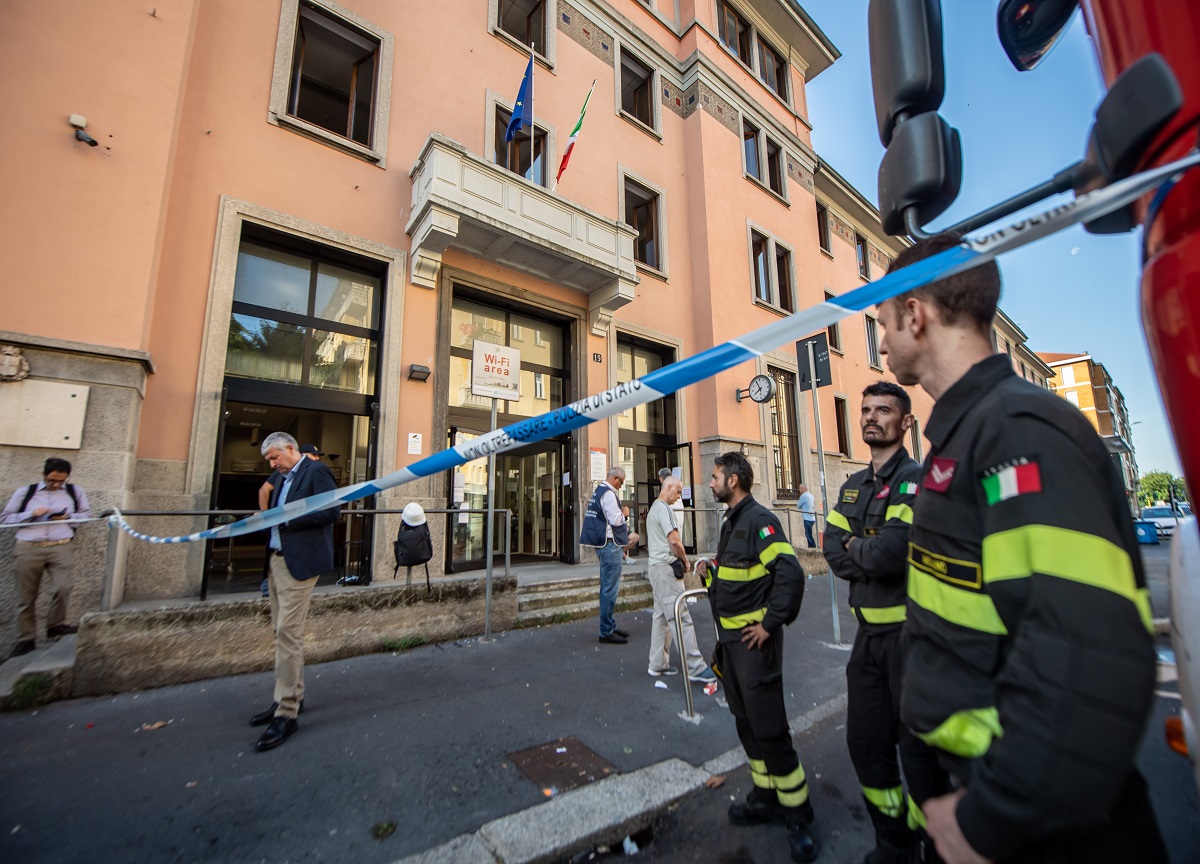 Milano, incendio in casa di riposo: sei morti
