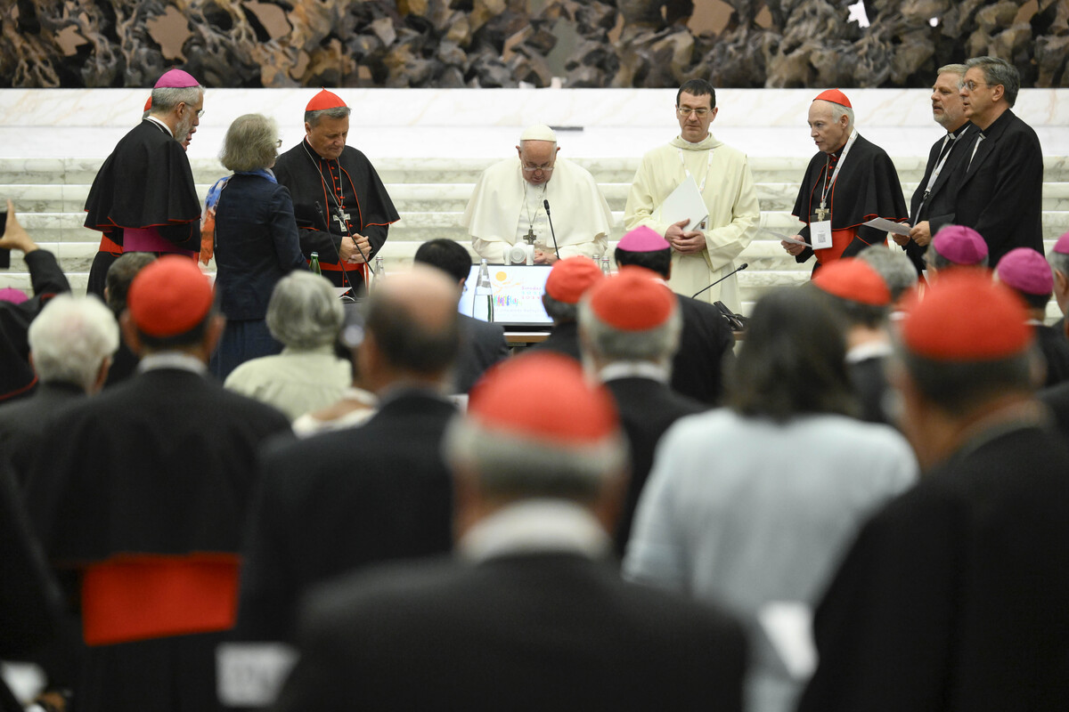 Papa Francesco durante il Sinodo dei Vescovi - 20esima Congregazione Generale Papa Francesco durante il Sinodo dei Vescovi - 20esima Congregazione Generale