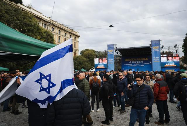 La manifestazione Difendere Israele organizzata dalla Lega a Milano La manifestazione Difendere Israele organizzata dalla Lega a Milano
