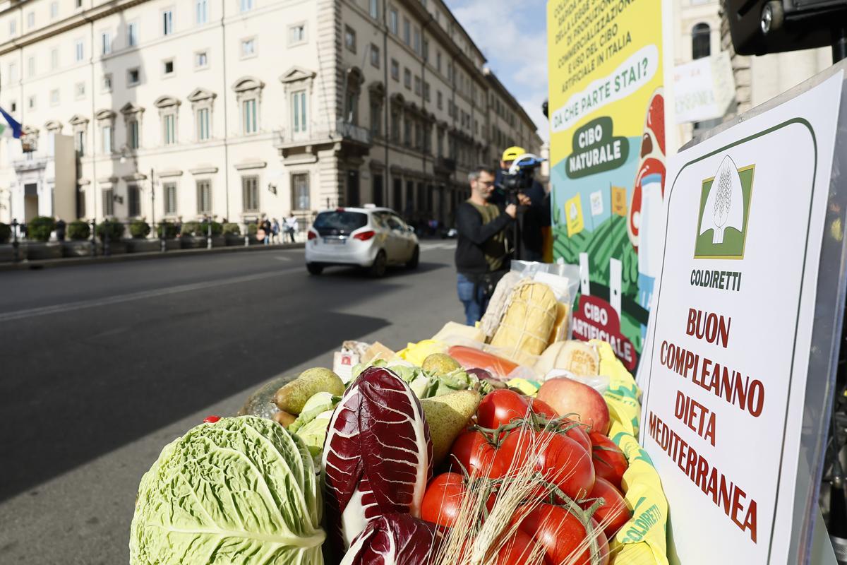 Manifestazione davanti a Palazzo Chigi di Coldiretti contro OGM