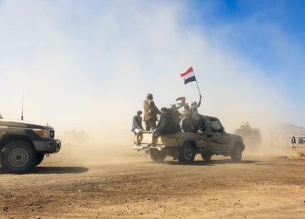 Guerra, missile su cargo greco nel Mar Rosso. L'Iran bombarda Siria-Iraq