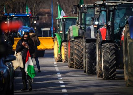 Gli italiani salgono sul trattore: il 64% sta con gli agricoltori. Sondaggio