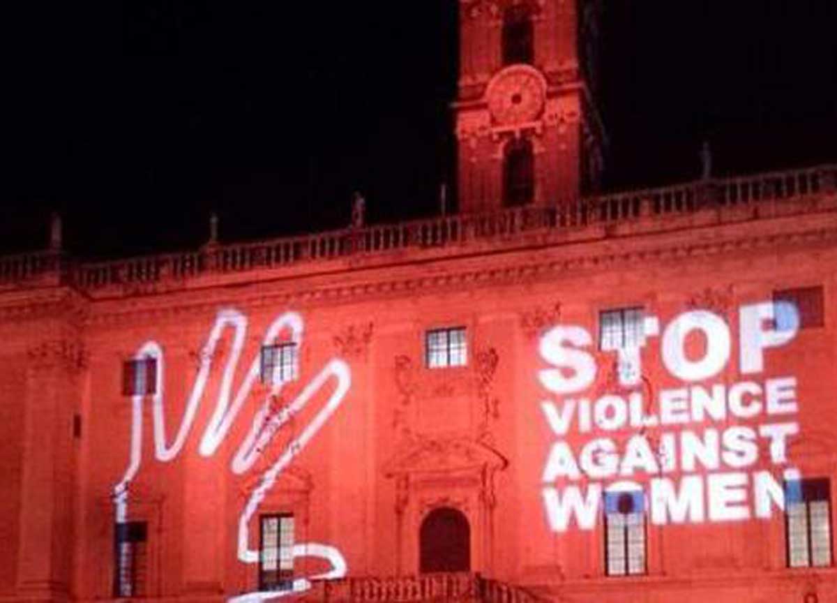 Campidoglio contro la violenza Campidoglio contro la violenza