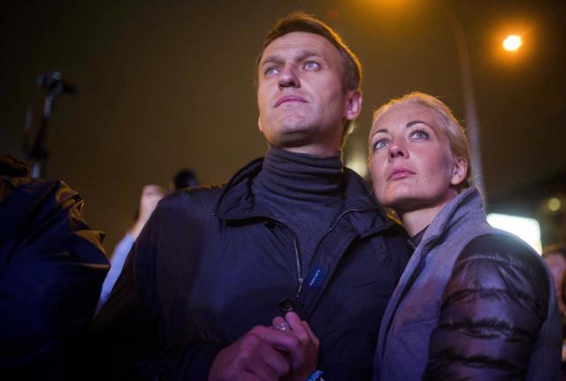 Putin, il Regno Unito lo inchioda: "Navalny avvelenato con il potentissimo veleno della rana freccia"