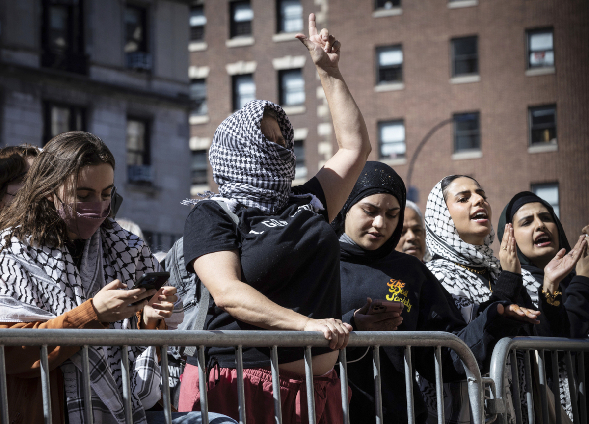New York, Columbia University in chaos.  Biden: “These are anti-Semitic attacks”