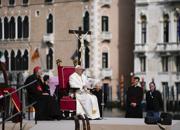 Venezia, il Papa incontra i giovani. Il messaggio: "Siate rivoluzionari"
