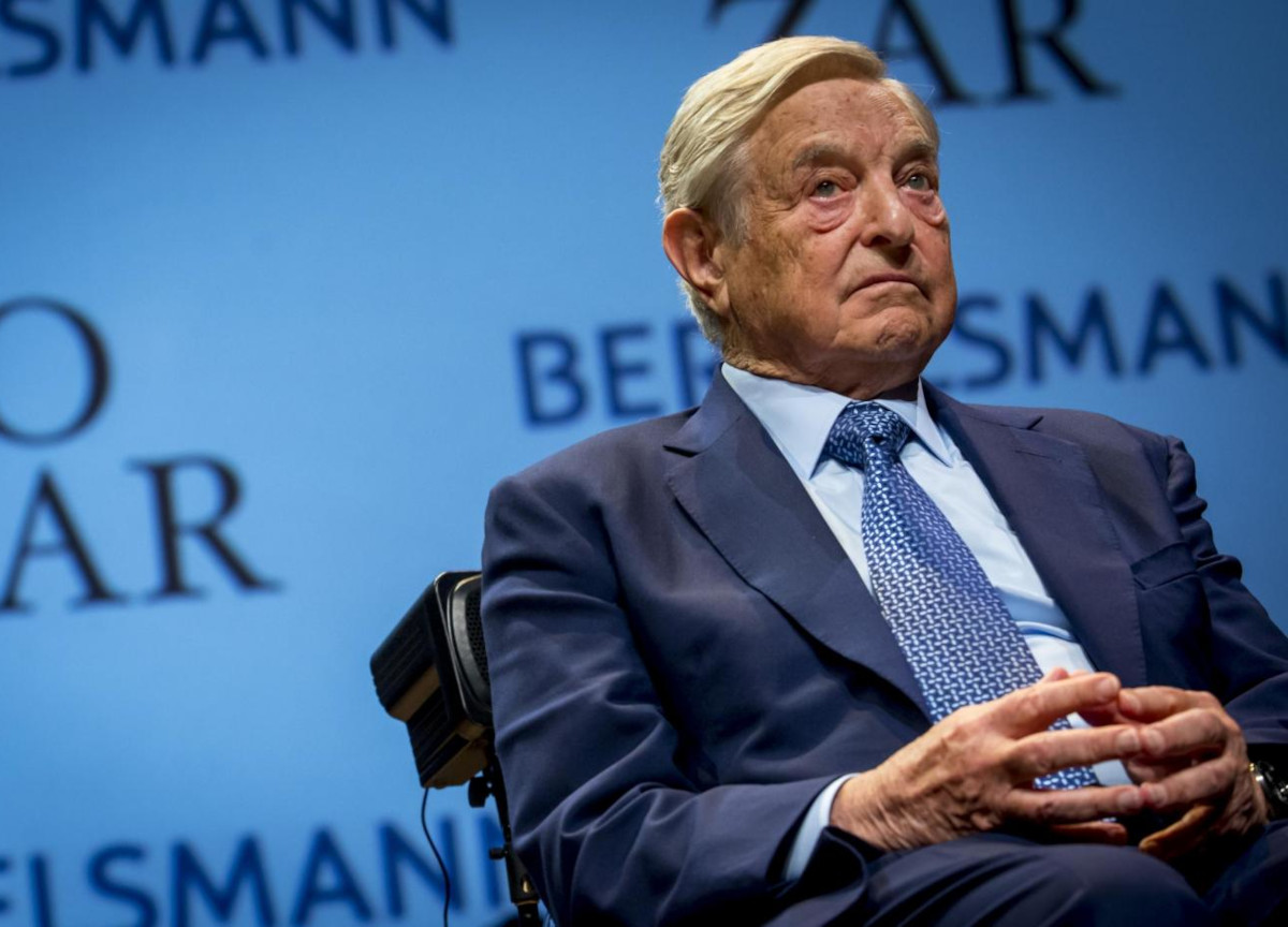 Soros, 1 mln alla fondazione cara al Pd. Ira della Lega: "Ipocrisia della Sx"