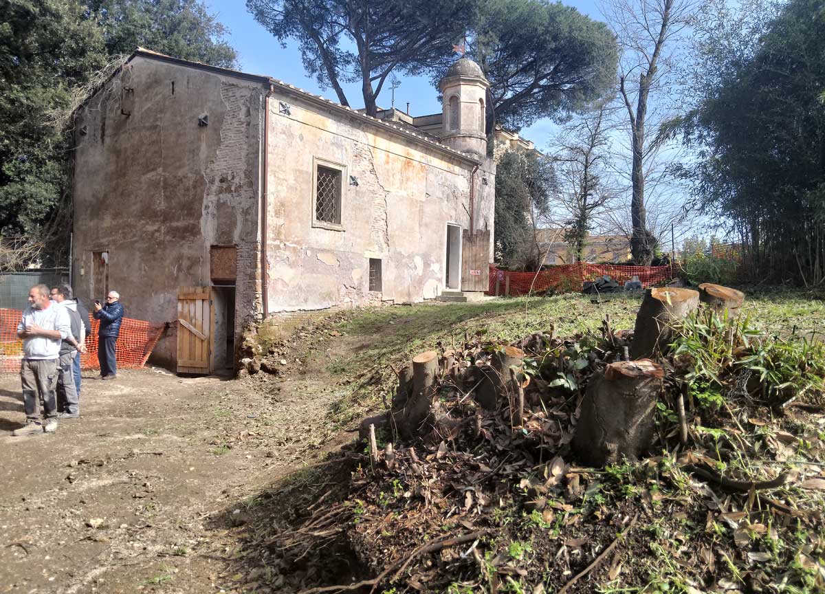 La chiesetta del Divino Amore a villa Ada La chiesetta del Divino Amore a villa Ada