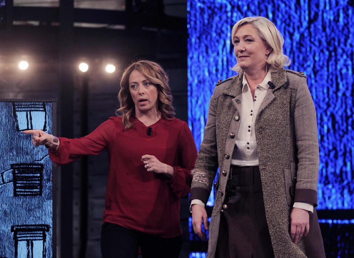 Meloni e Le Pen nel 2015 Meloni e Le Pen nel 2015