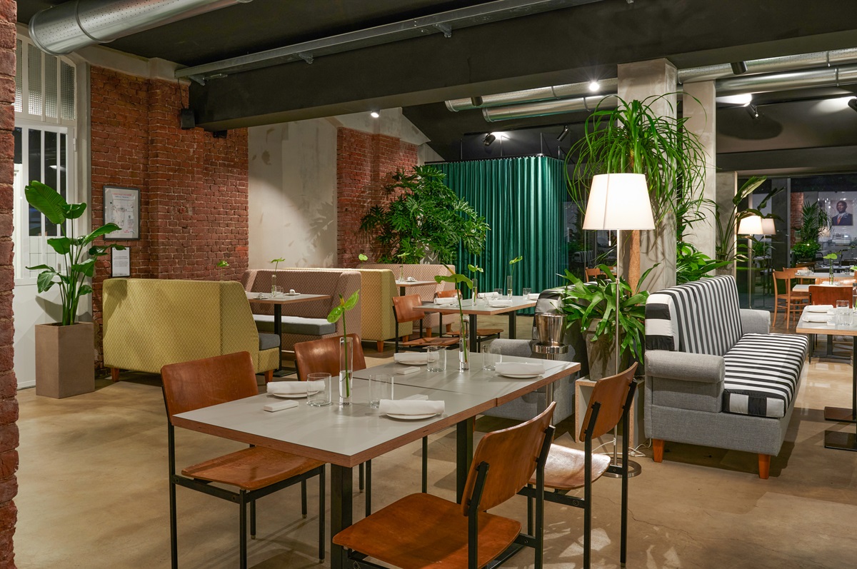 Trattoria contemporanea - © Fabio Cravarezza Trattoria contemporanea - © Fabio Cravarezza