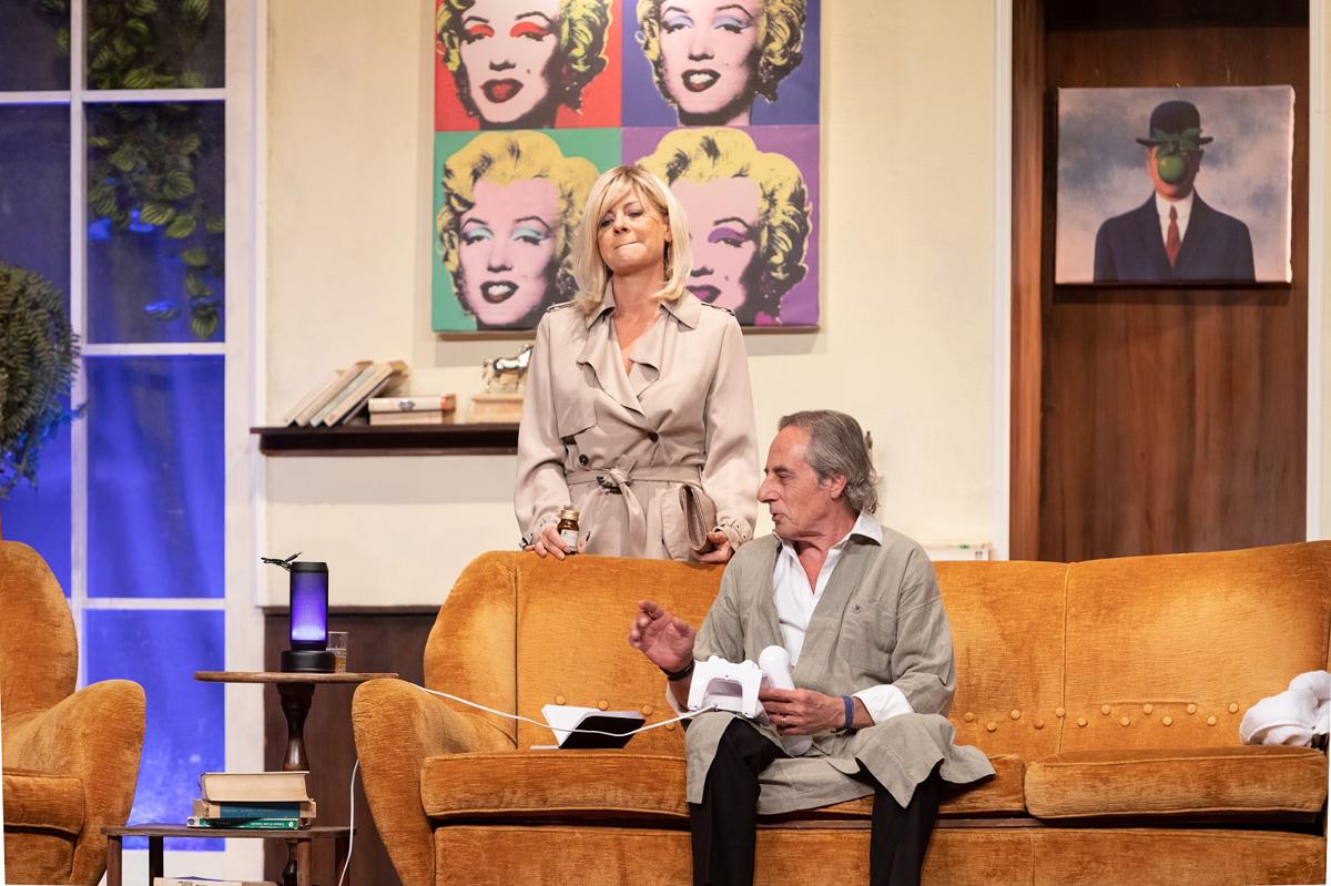 Nino Formicola e Alessandra Schiavoni, torna a teatro la Cena dei cretini Nino Formicola e Alessandra Schiavoni, torna a teatro la Cena dei cretini