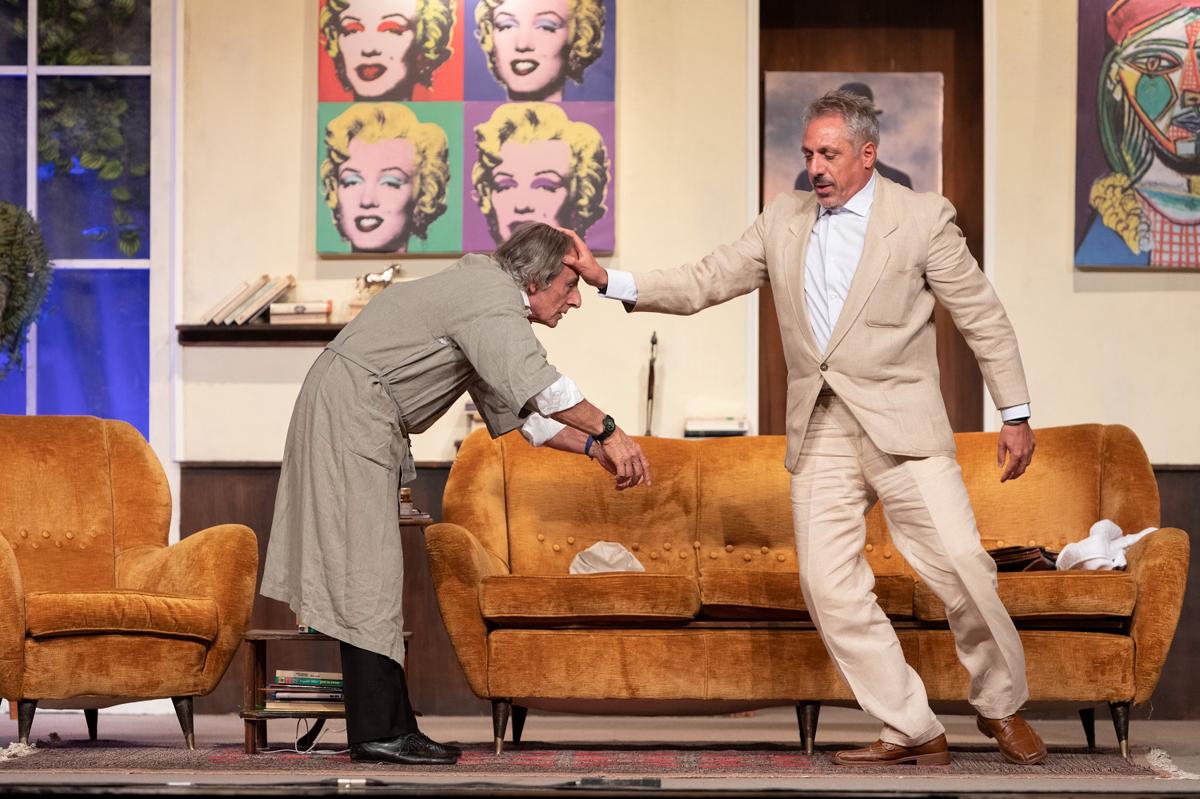 Nino Formicola e Max Pisu, la Cena dei cretini torna a teatro Nino Formicola e Max Pisu, la Cena dei cretini torna a teatro