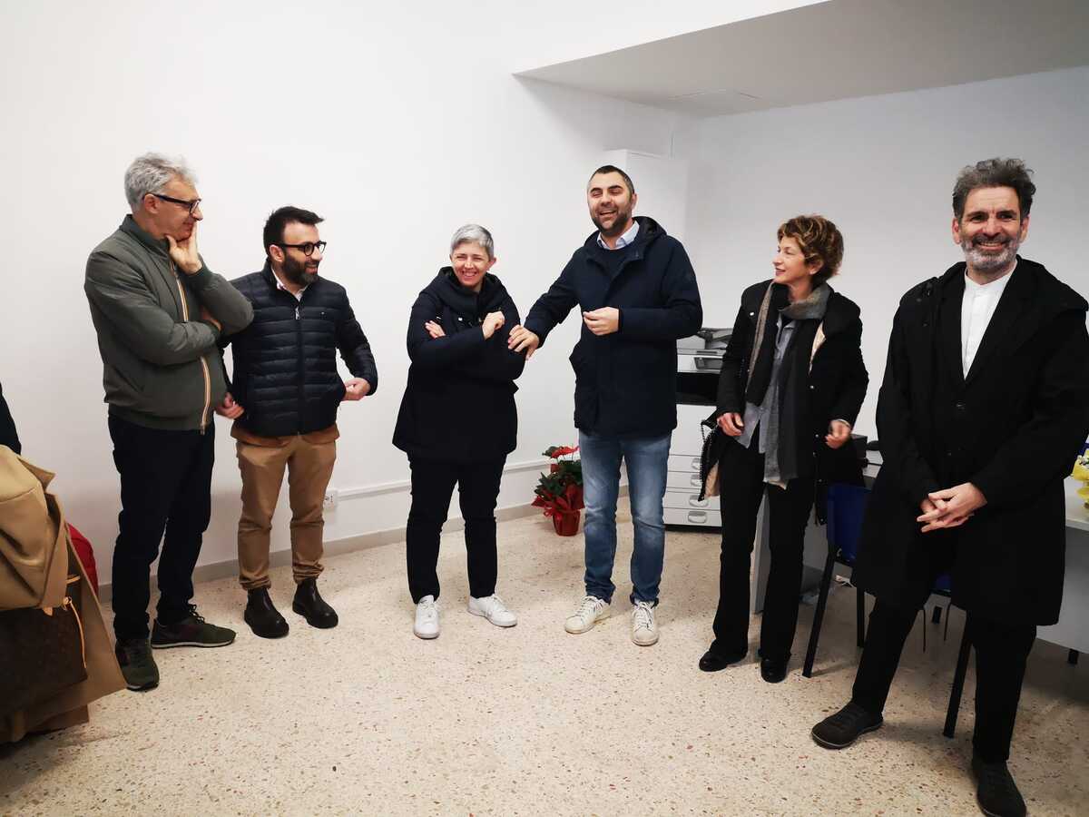 UIL, taglio del nastro UIL, taglio del nastro