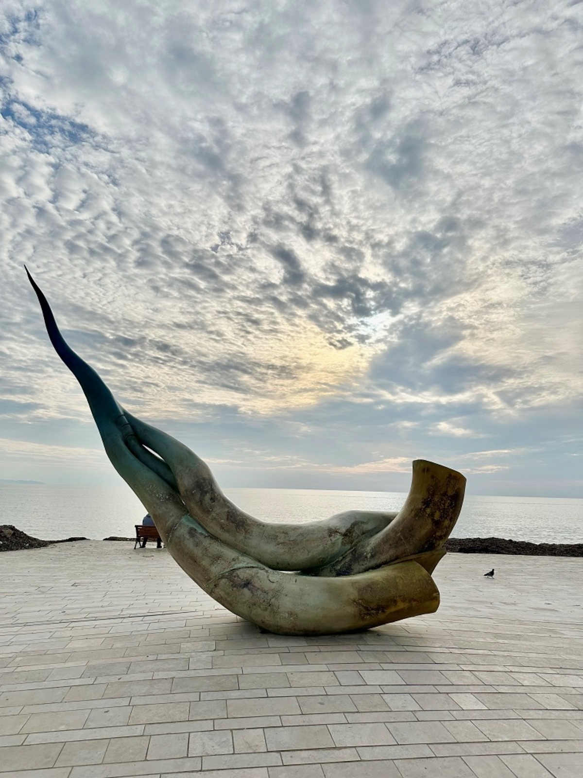 Il lungomare di Durazzo ha numerose opere d'arte. Il lungomare di Durazzo ha numerose opere d'arte.