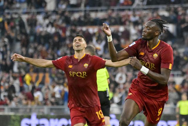 Siviglia-Roma, dove vederla in tv e streaming. Le ultime sulle formazioni (foto Lapresse) Siviglia-Roma, dove vederla in tv e streaming. Le ultime sulle formazioni (foto Lapresse)