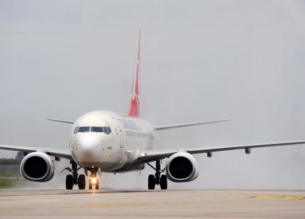 Caldo record all'aeroporto di Olbia, 47 gradi in pista: tre voli non atterrano