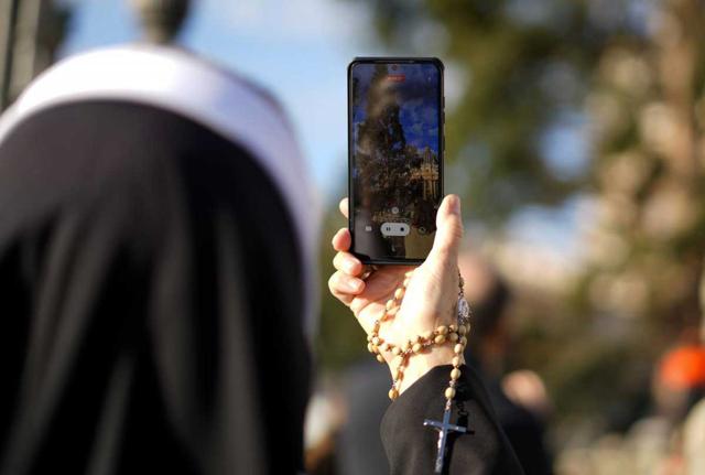 Vaticano, dagli stipendi fermi da 17 anni a più welfare per le famiglie: le rivendicazioni del sindacato in vista del Conclave