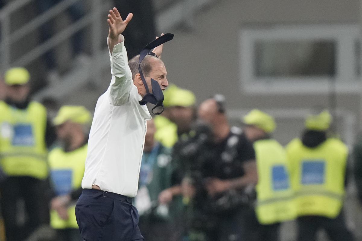 Milan-Juve, show di Allegri (foto Lapresse) Milan-Juve, show di Allegri (foto Lapresse)