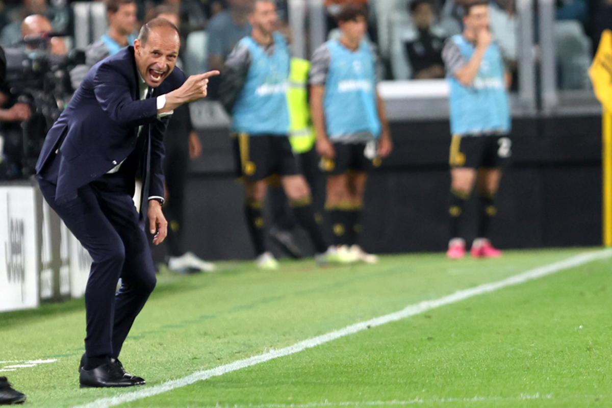 Massimiliano Allegri e la panchina della Juventus, le ultime indiscrezioni sull'allenatore (foto Lapresse) Massimiliano Allegri e la panchina della Juventus, le ultime indiscrezioni sull'allenatore (foto Lapresse)