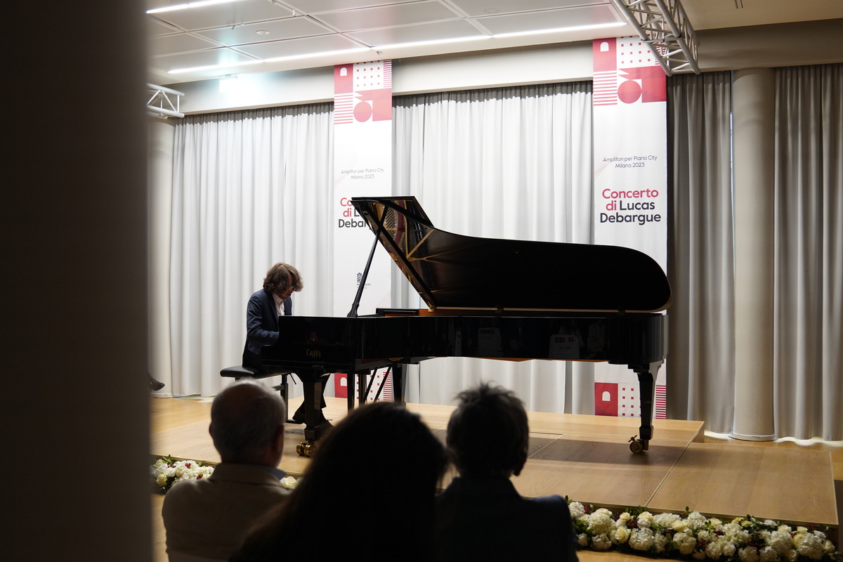 Amplifon apre la sua sede per Piano City Milano con un concerto di Lucas Debargue