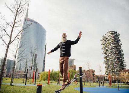 Andrea Loreni, il funambolo tra i grattacieli di Milano