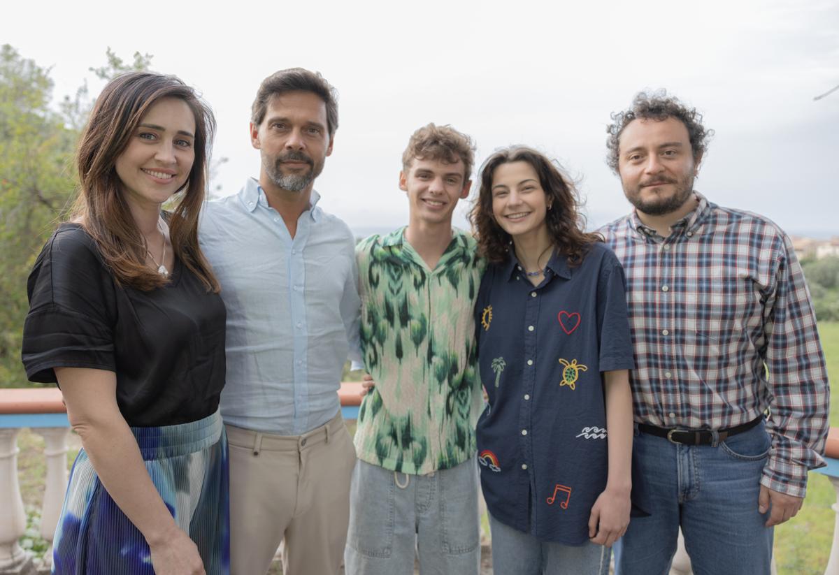 Anna (Lazzarin) Marco (Seta) Pietro (Mura) Luce (Sorace) Claudio (Praticò)