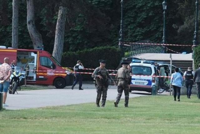 Attacco a Annecy Francia Attacco a Annecy Francia