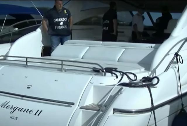 La GdF a bordo dello yacht Morgane II La GdF a bordo dello yacht Morgane II
