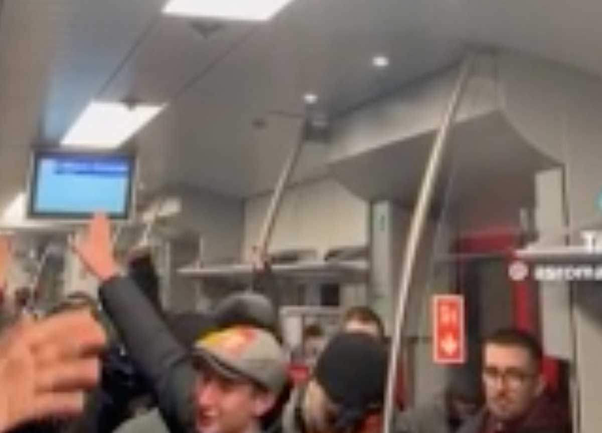 Il coro antisemita dei tifosi romanisti Il coro antisemita dei tifosi romanisti