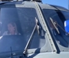 Meloni al villaggio dell'Aeronautica si siede nel caccia F35