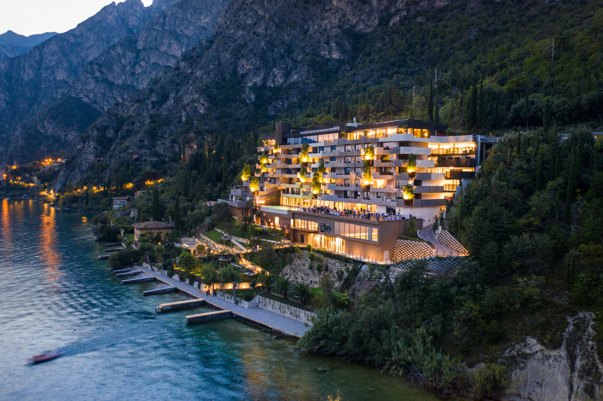EALA è il primo hotel sul Lago di Garda EALA è il primo hotel sul Lago di Garda