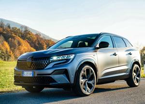Renault Austral E-Tech Full Hybrid, consumi ridotti e piacere di guida