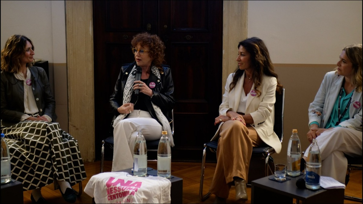 AXA e Fondazione Una Nessuna Centomila insieme contro la violenza di genere AXA e Fondazione Una Nessuna Centomila insieme contro la violenza di genere