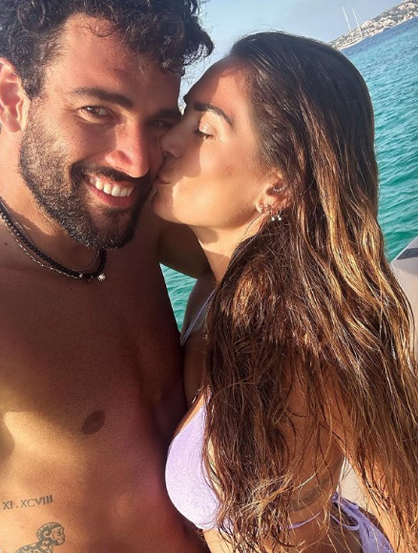 Matteo Berrettini e Melissa Satta, vacanze in Sardegna (Instagram melissasatta) Matteo Berrettini e Melissa Satta, vacanze in Sardegna (Instagram melissasatta)