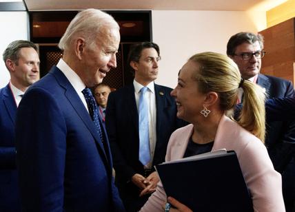 Telefonata tra Meloni e Biden, la premier invitata alla Casa Bianca