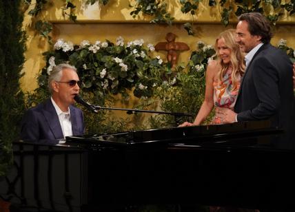 Andrea Bocelli special guest star a Beautiful con la moglie e...