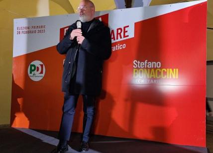 Pd, Bonaccini chiude la campagna a Milano: "Togliersi il senso di superiorità"