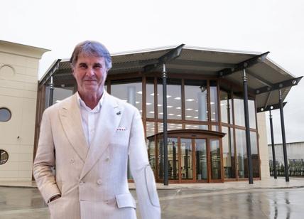 Brunello Cucinelli presenta la nuova bella fabbrica di abiti da uomo a  Penne 