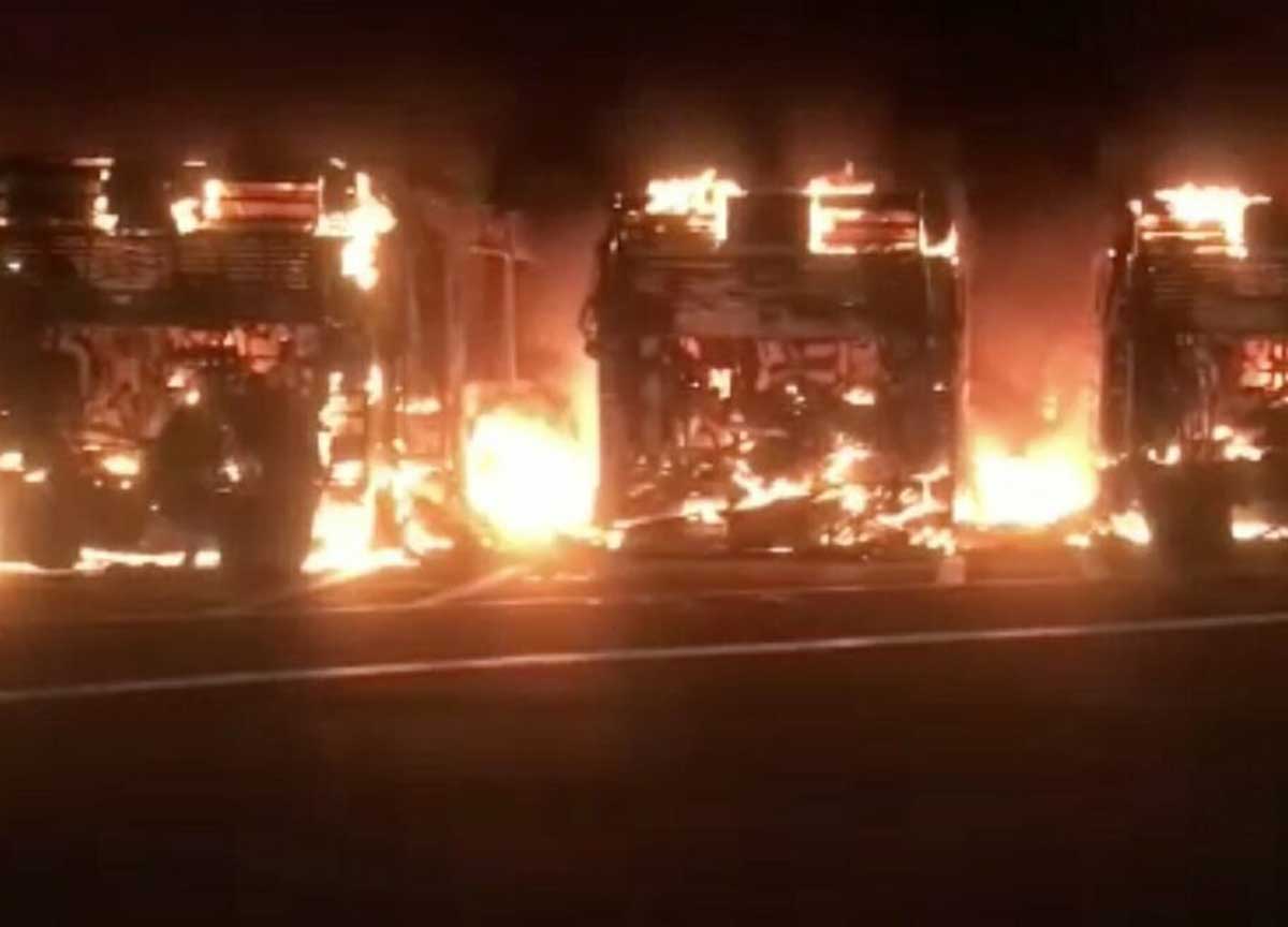 I bus in fiamme I bus in fiamme