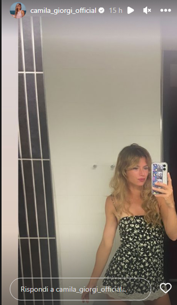 camila giorgi selfie