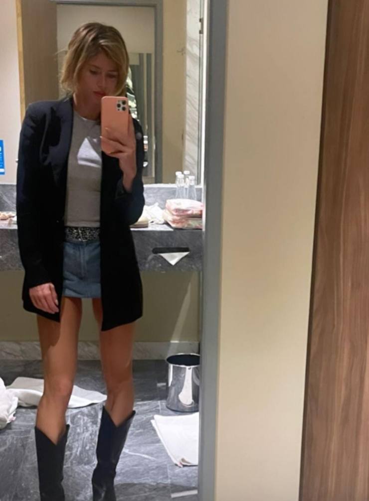 Camila Giorgi minigonna mozzafiato prima del Wta 1000 a