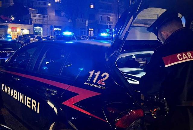 Picchiano e rubano la bici al rider: 4 minorenni bloccati dai carabinieri