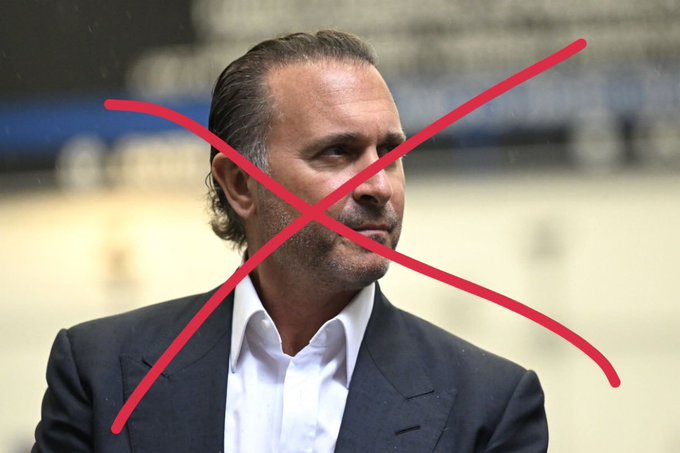 I tifosi del Milan contro Gerry Cardinale dopo l'addio di Paolo Maldini (foto Twitter) I tifosi del Milan contro Gerry Cardinale dopo l'addio di Paolo Maldini (foto Twitter)