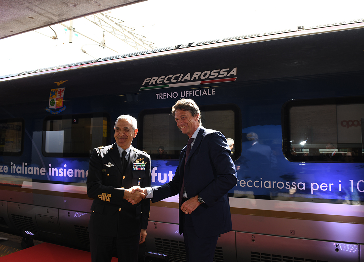FS: un Frecciarossa dedicato ai 100 anni dell’Aeronautica Militare FS: un Frecciarossa dedicato ai 100 anni dell’Aeronautica Militare