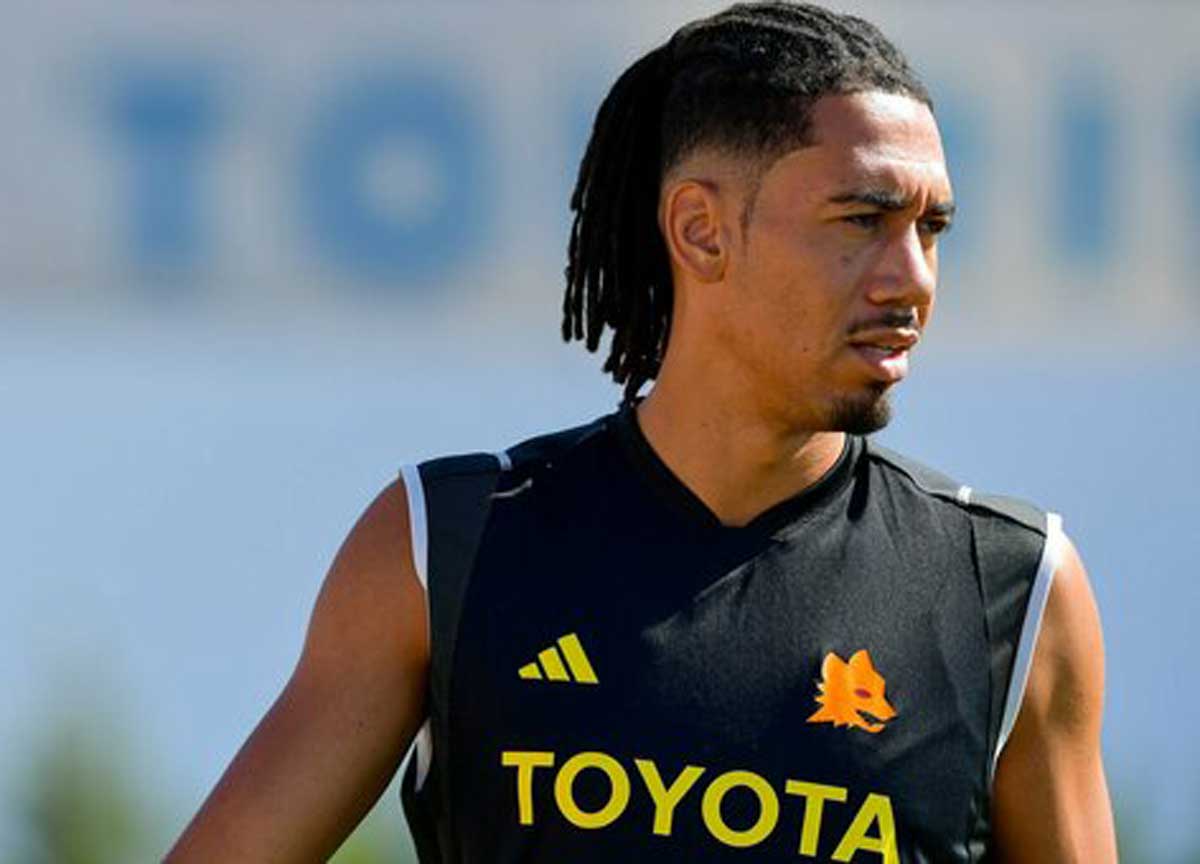 Il calciatore della Roma Smalling Il calciatore della Roma Smalling
