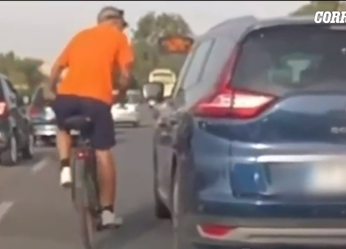 Ciclista arrabbiato Roma Ciclista arrabbiato Roma